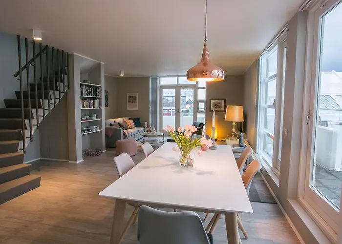 Penthouse Downtown With Free Parking